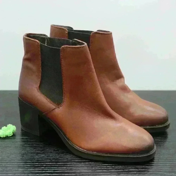 Clarks Mascarpone Bay Brown Leather Ankle Boots - Picture 4 of 12